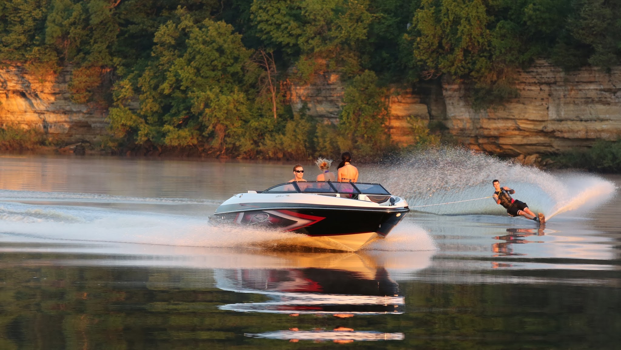 Larson Boats YouTube banner
