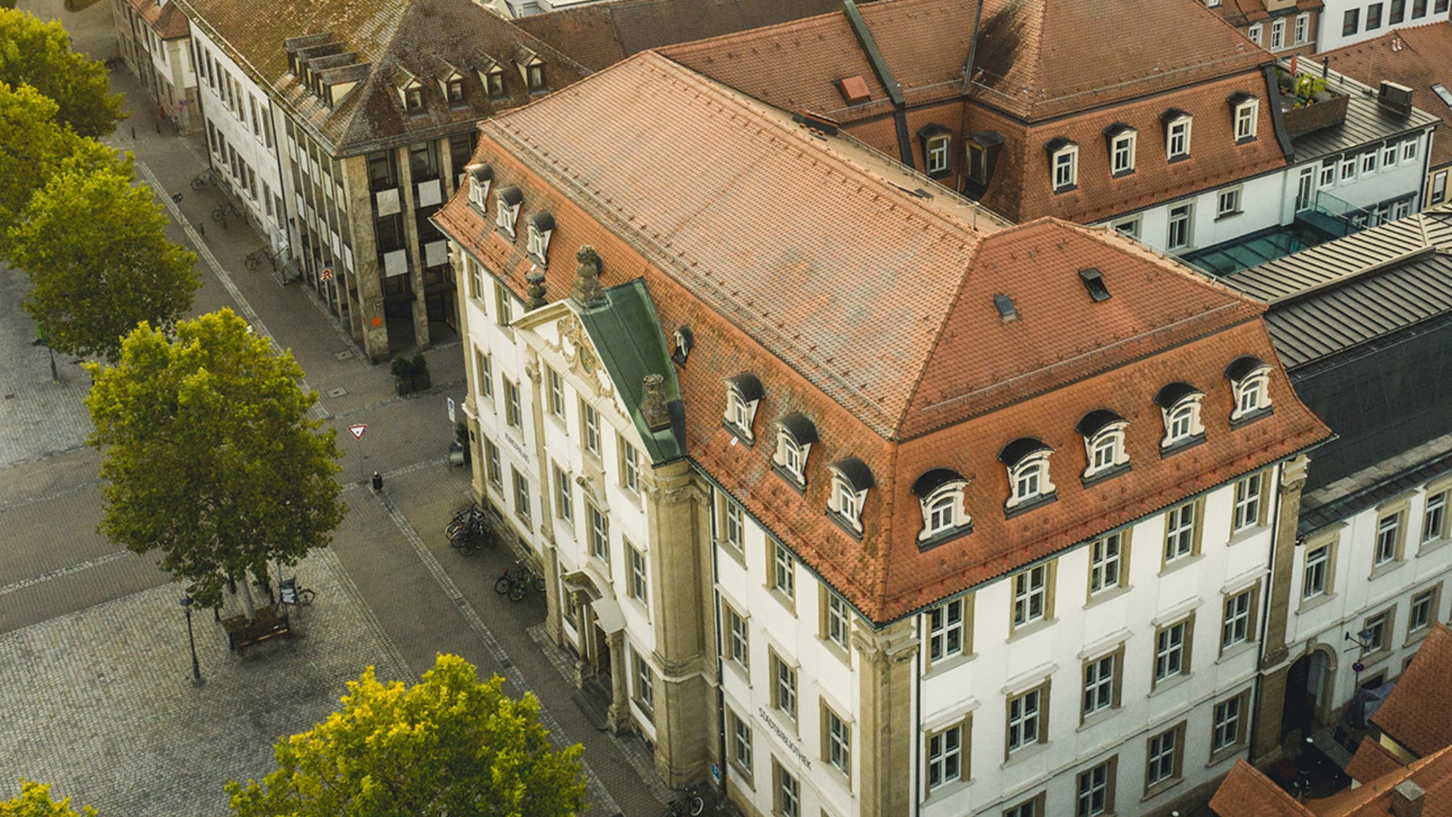 Stadtbibliothek Erlangen YouTube banner