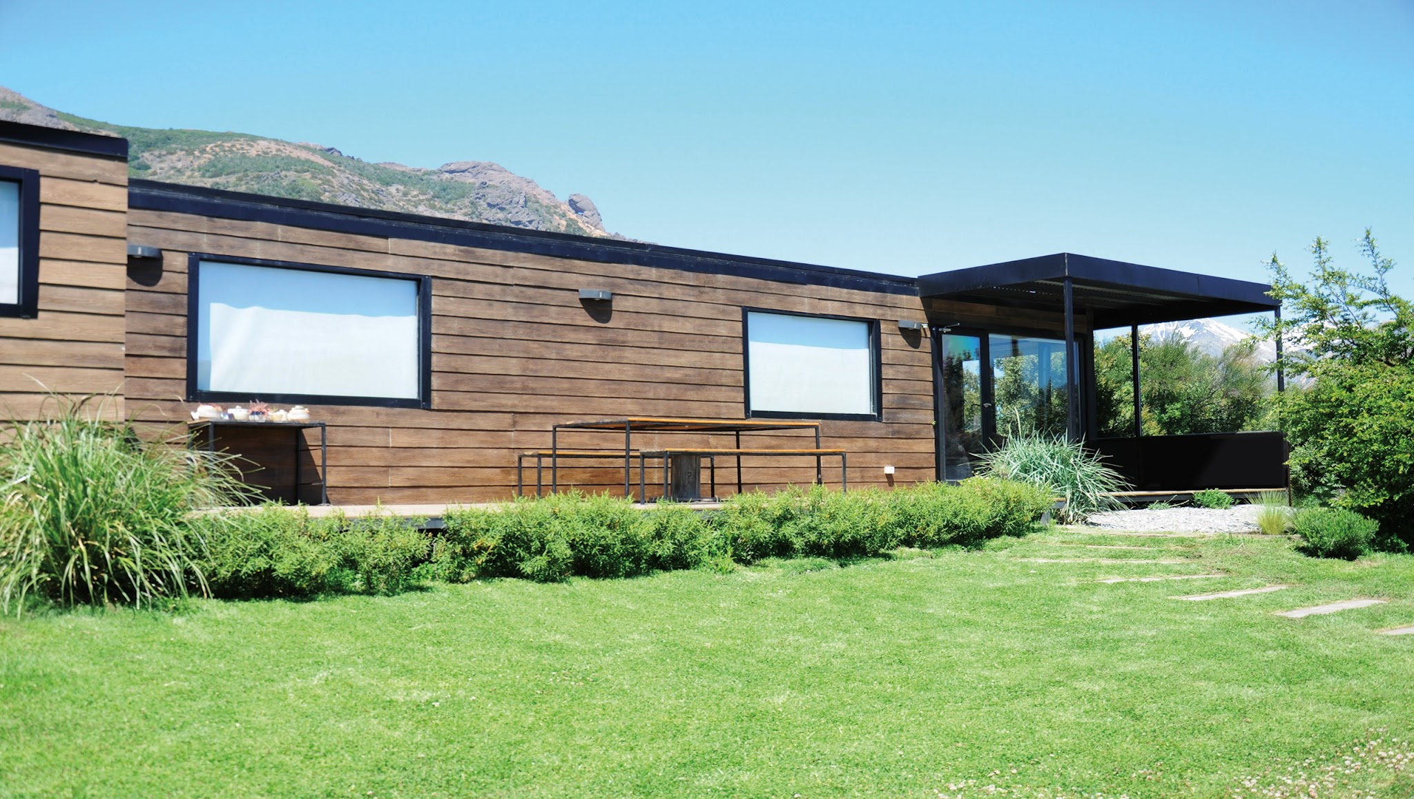 Montañés Casas Container YouTube banner