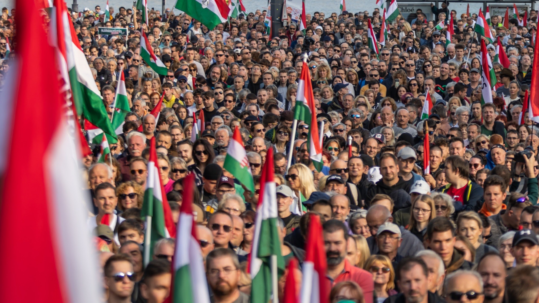 Magyar Péter Hivatalos YouTube banner