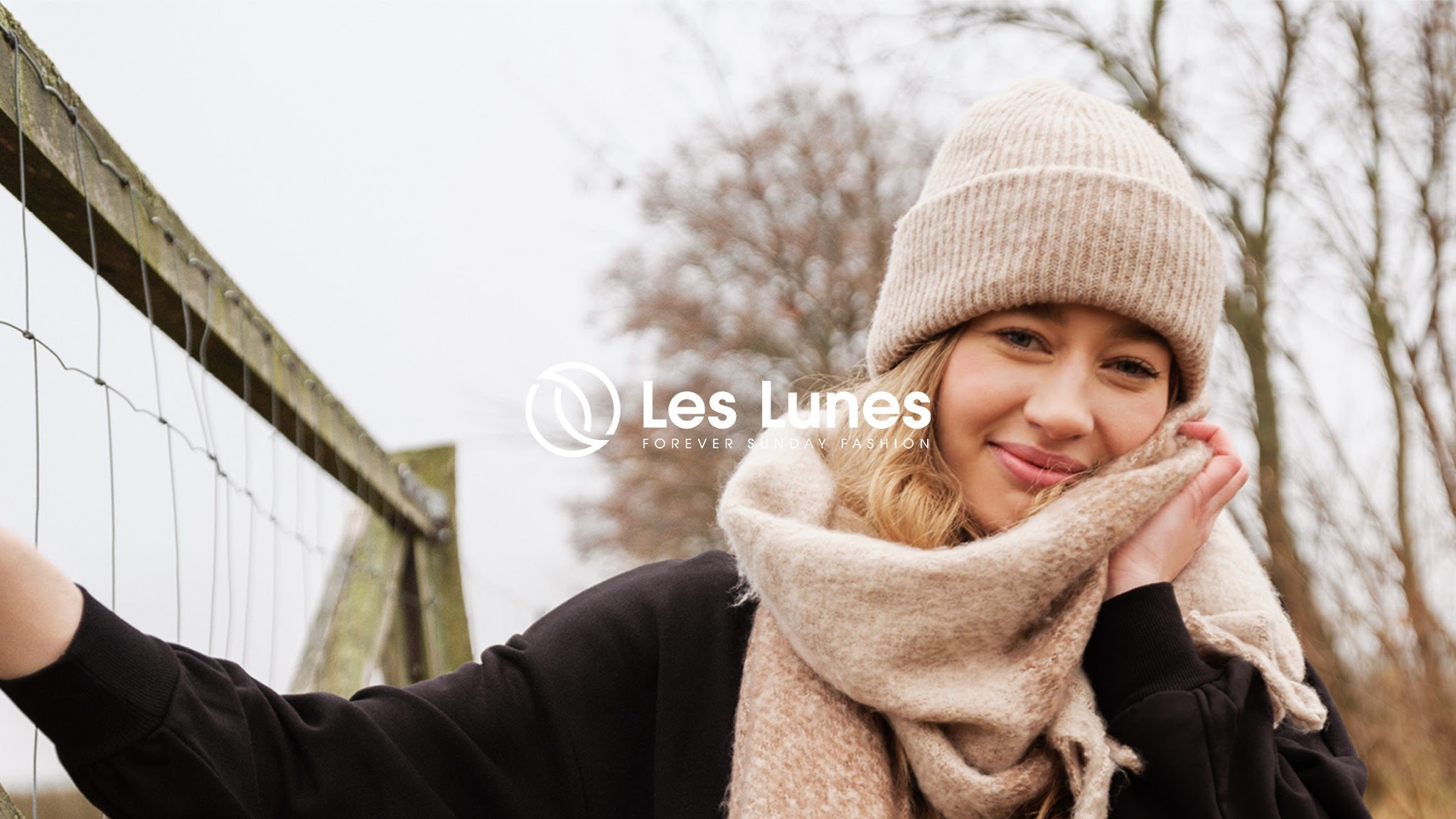 Les Lunes YouTube banner