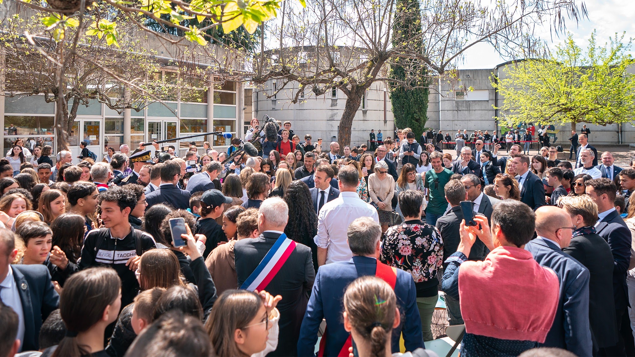 Emmanuel Macron YouTube banner