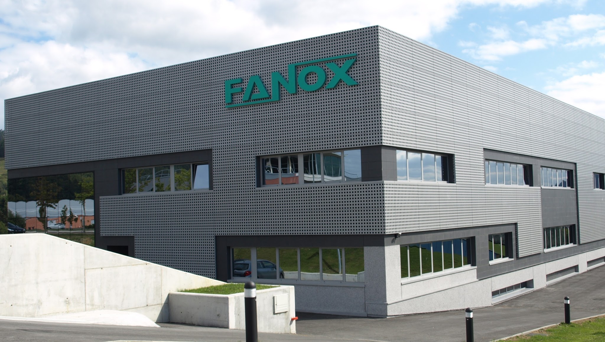 Fanox Electronic YouTube banner
