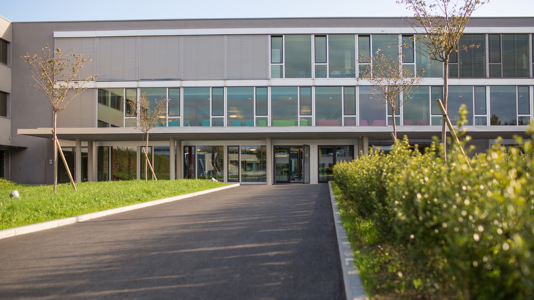 International School of Lausanne YouTube banner