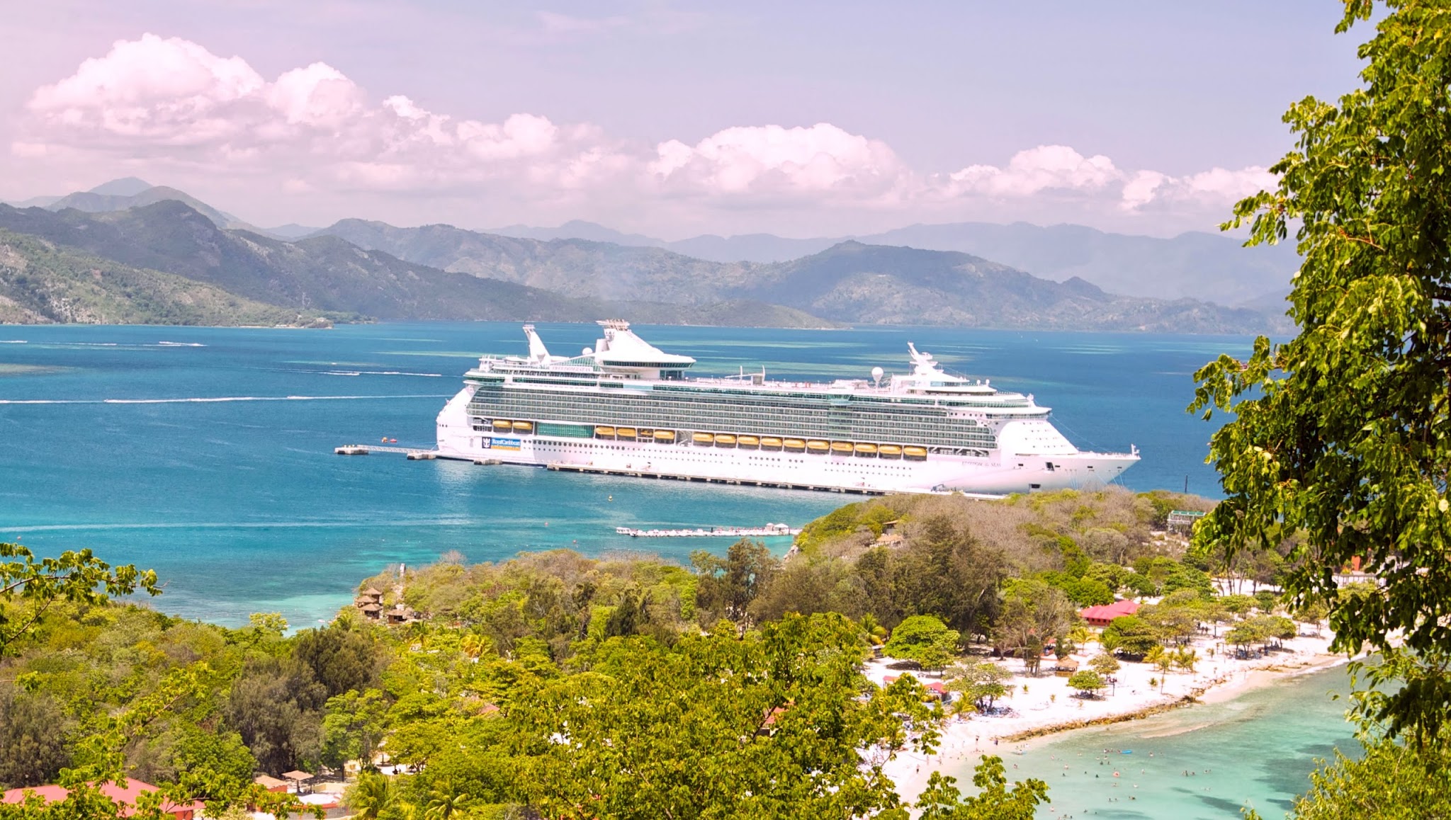 RoyalCaribbeanDE YouTube banner