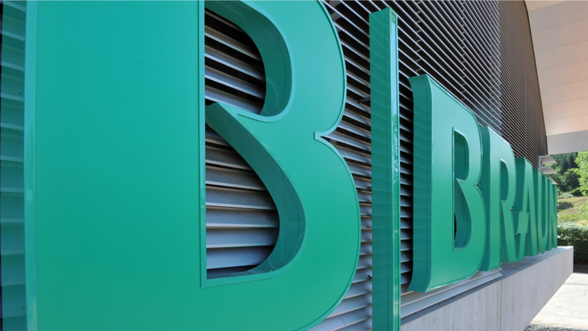 B. Braun Brasil YouTube banner