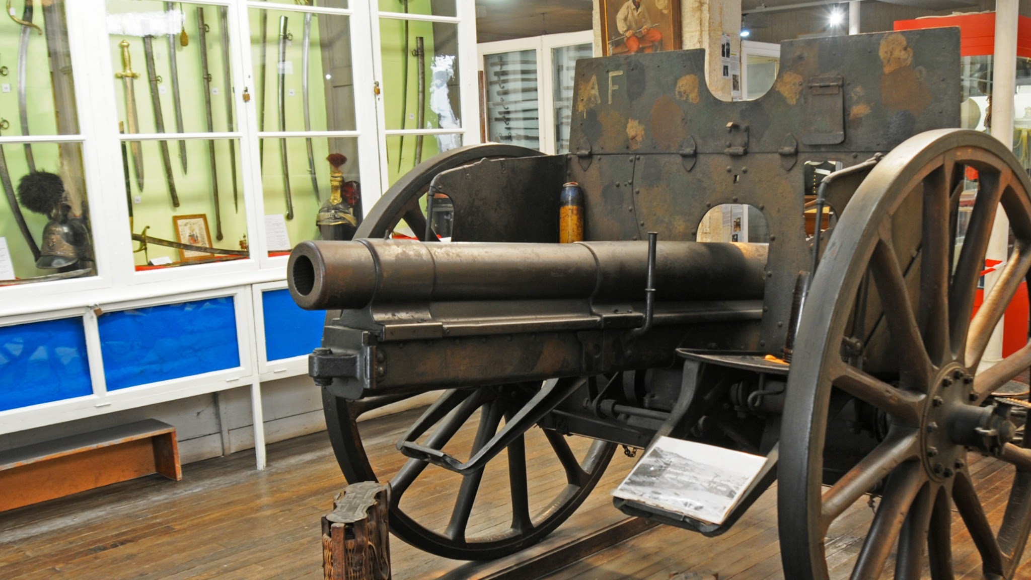 MUSEE MILITAIRE YouTube banner