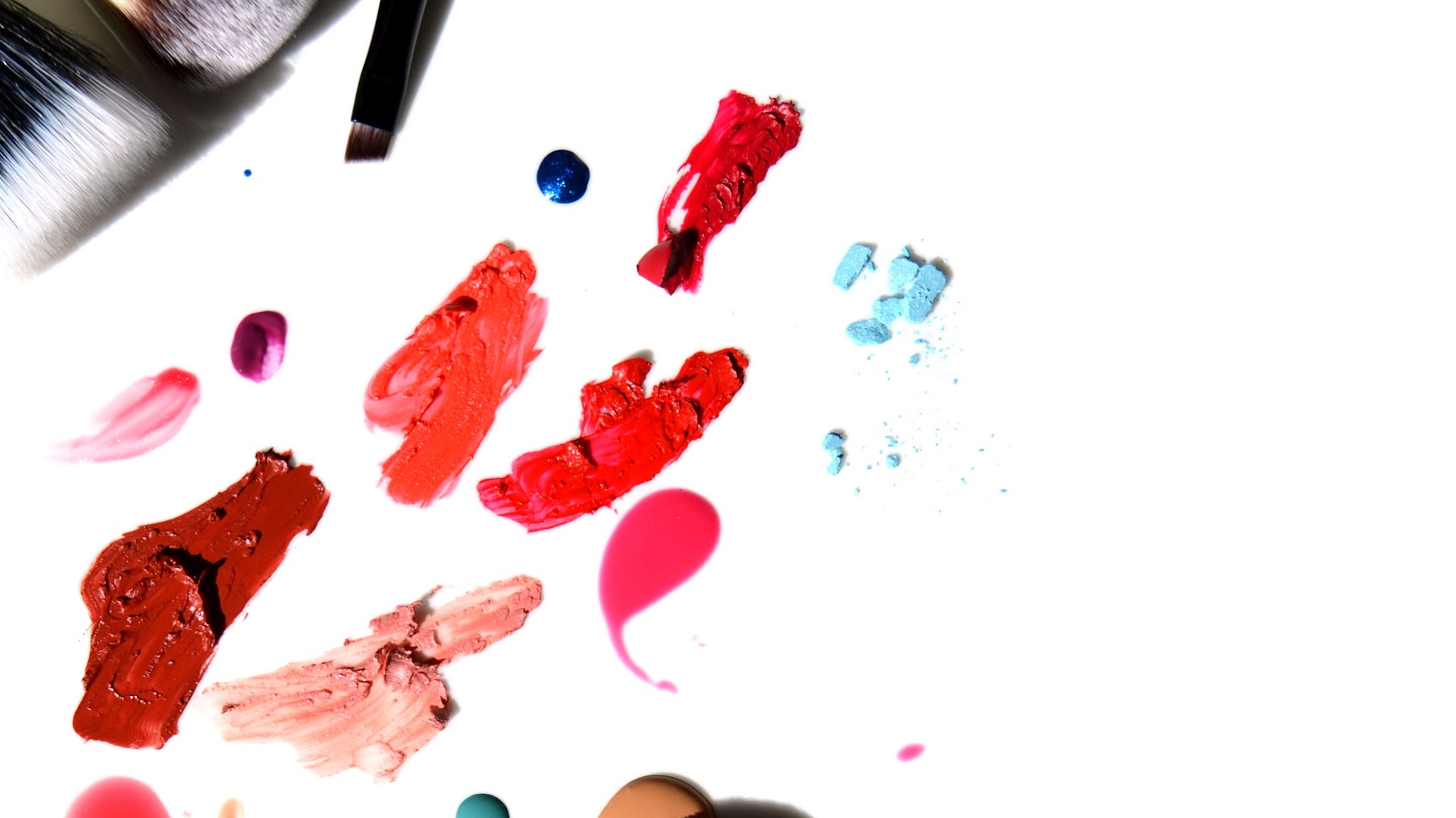 LOLA Make Up YouTube banner
