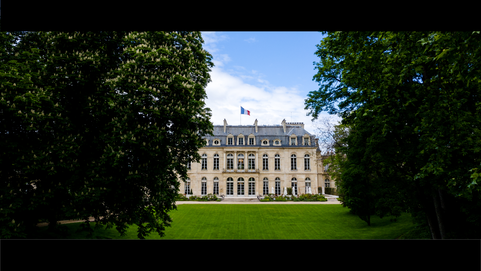 Élysée YouTube banner