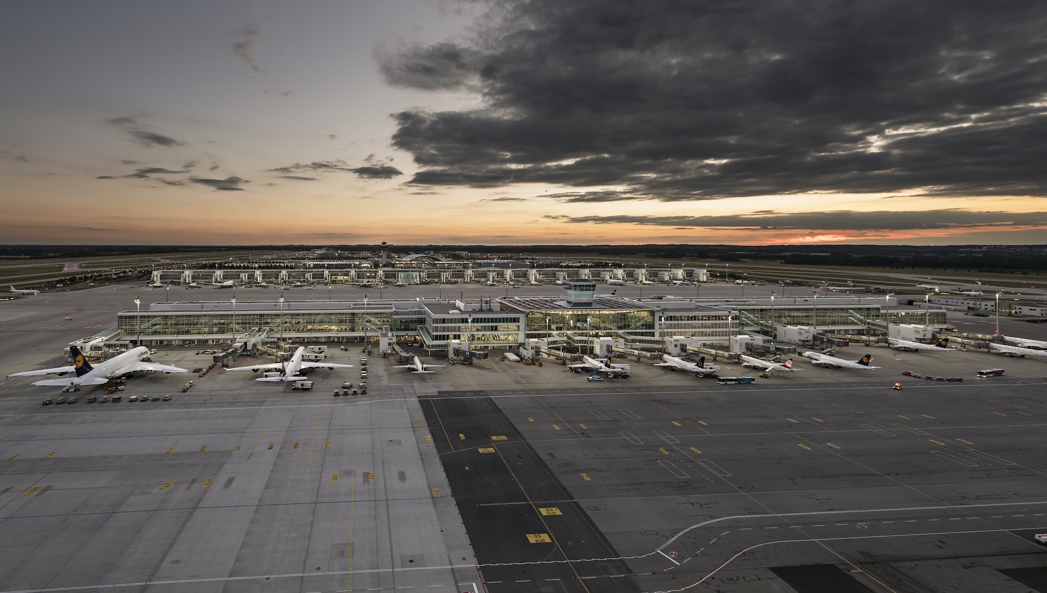 Munich Airport YouTube banner