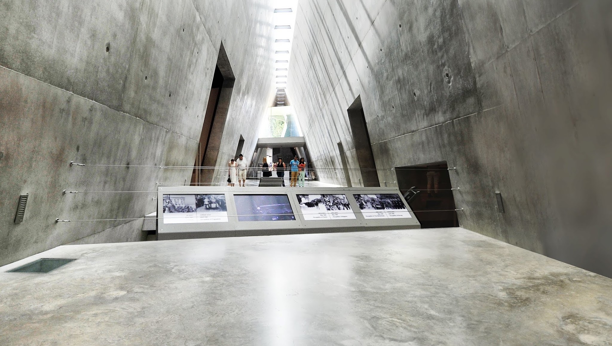 Yad Vashem Deutsch YouTube banner