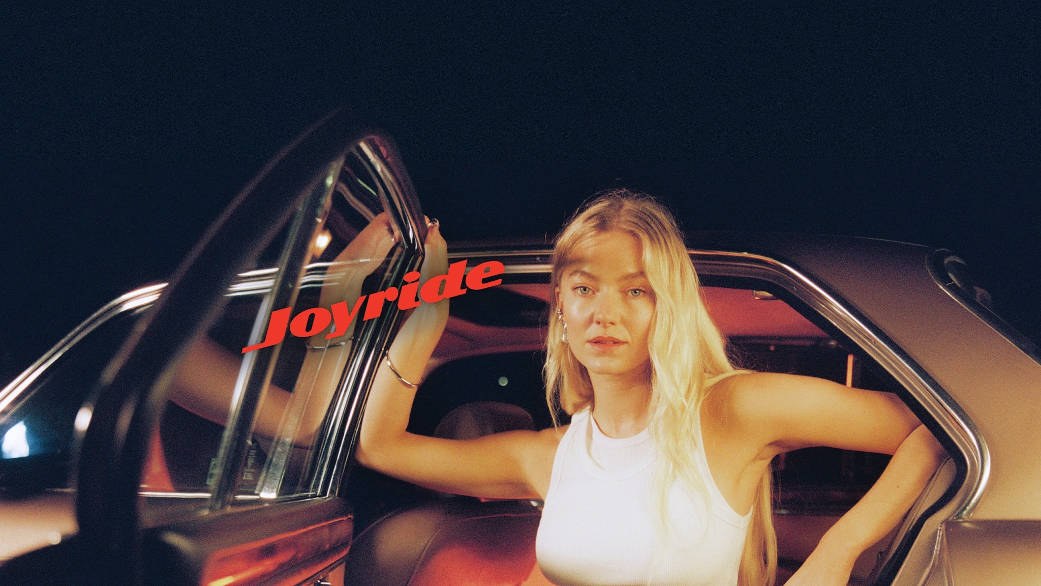 Astrid S YouTube banner