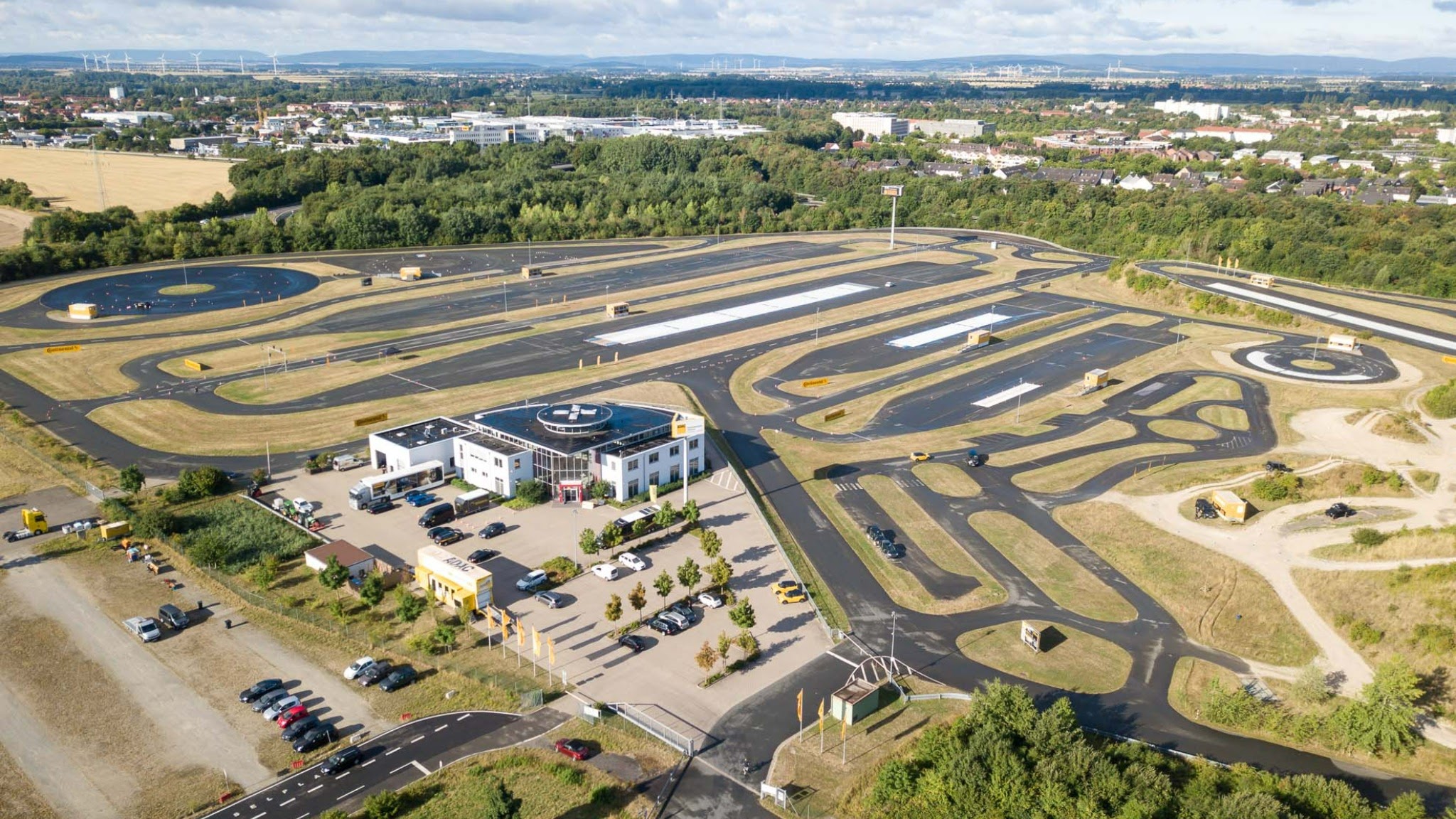 ADAC Fahrsicherheits-Zentrum Hannover/Laatzen GmbH YouTube banner