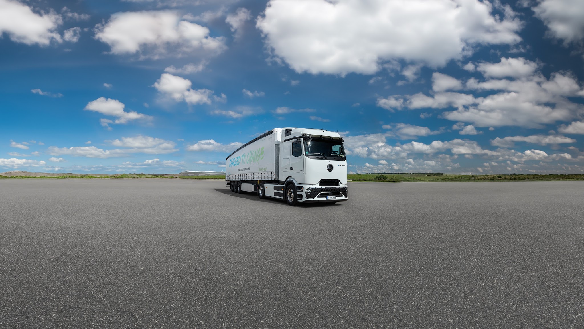 Mercedes-Benz Trucks Italia YouTube banner