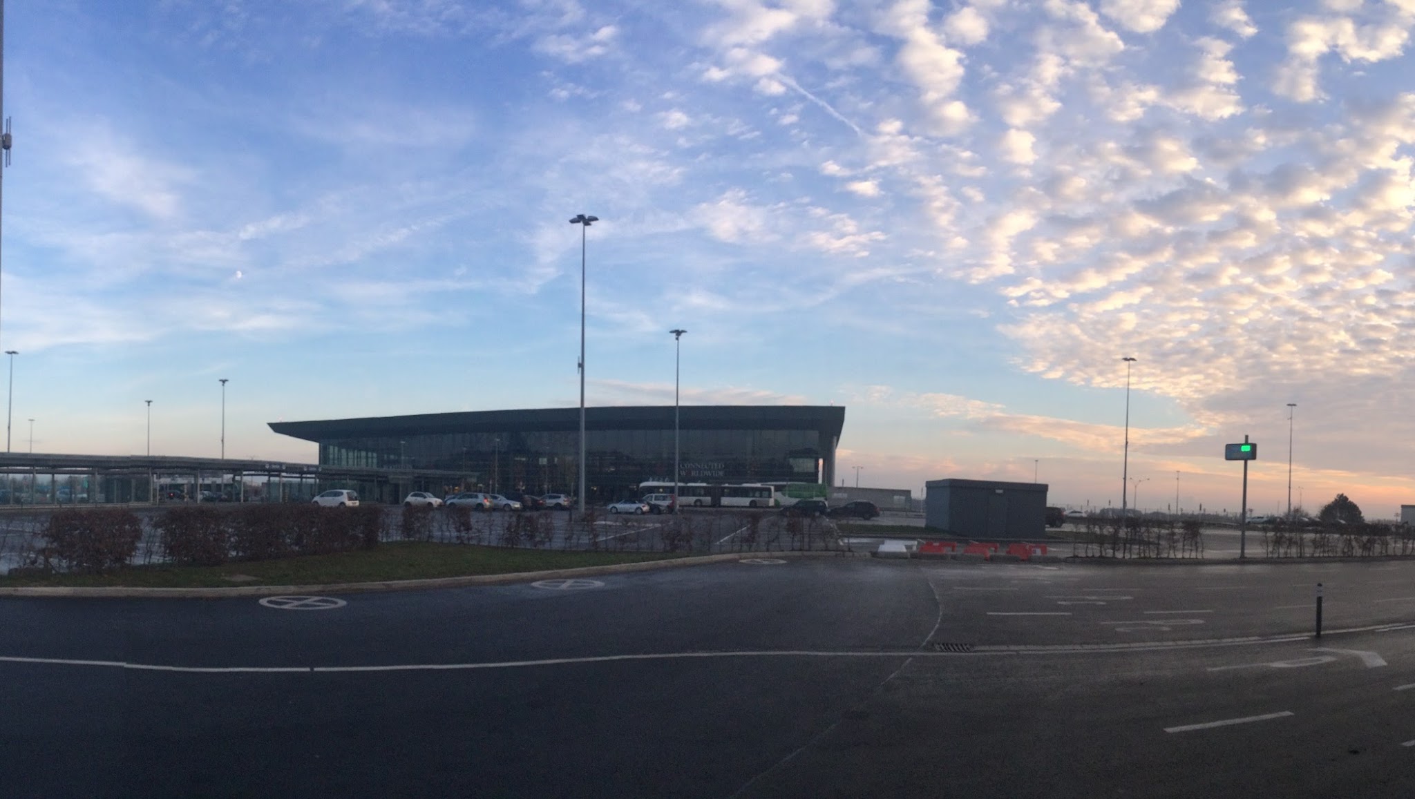 lux-airport YouTube banner
