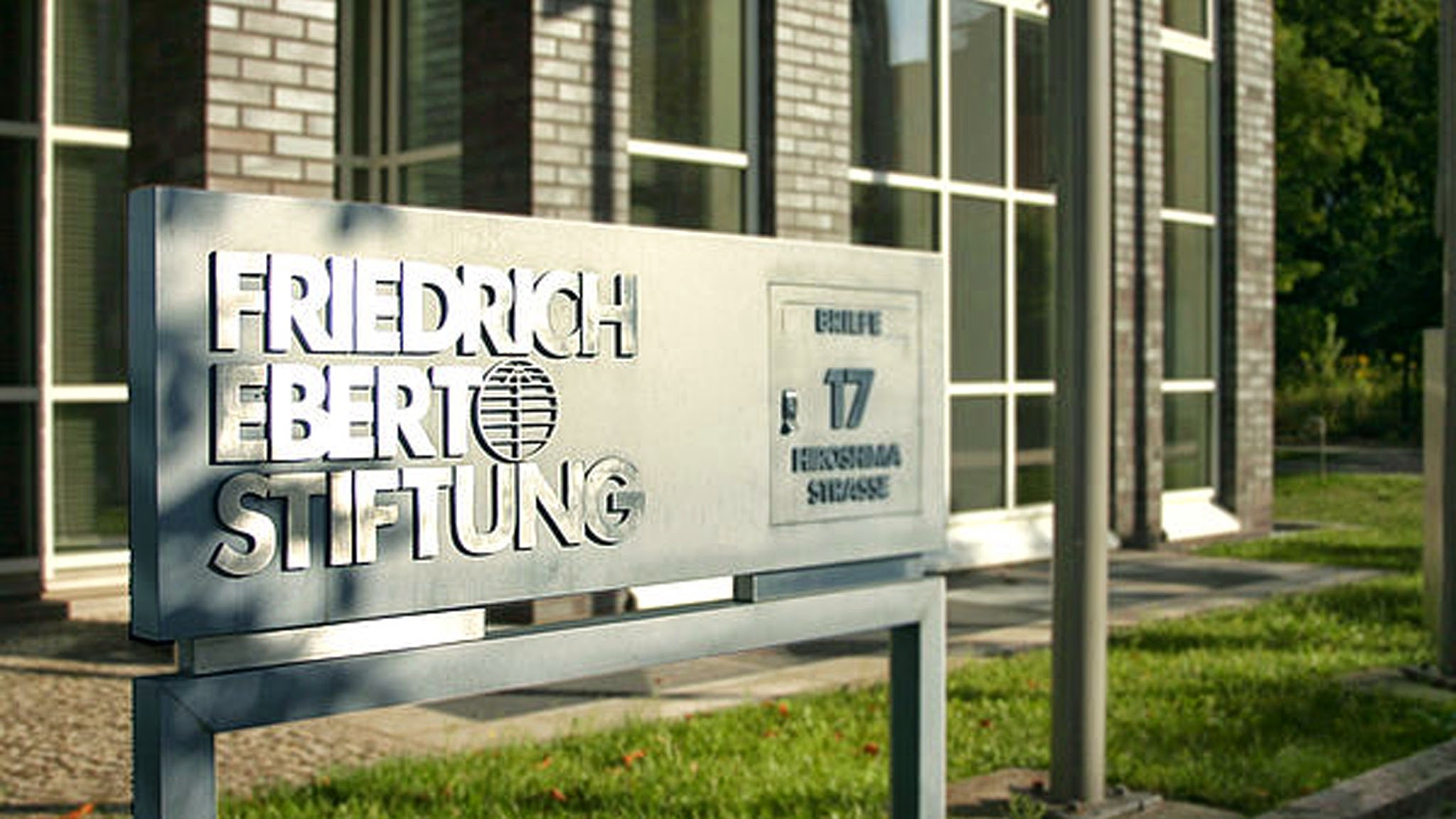 FRIEDRICH EBERT STIFTUNG KANCELARIJA BEOGRAD YouTube banner