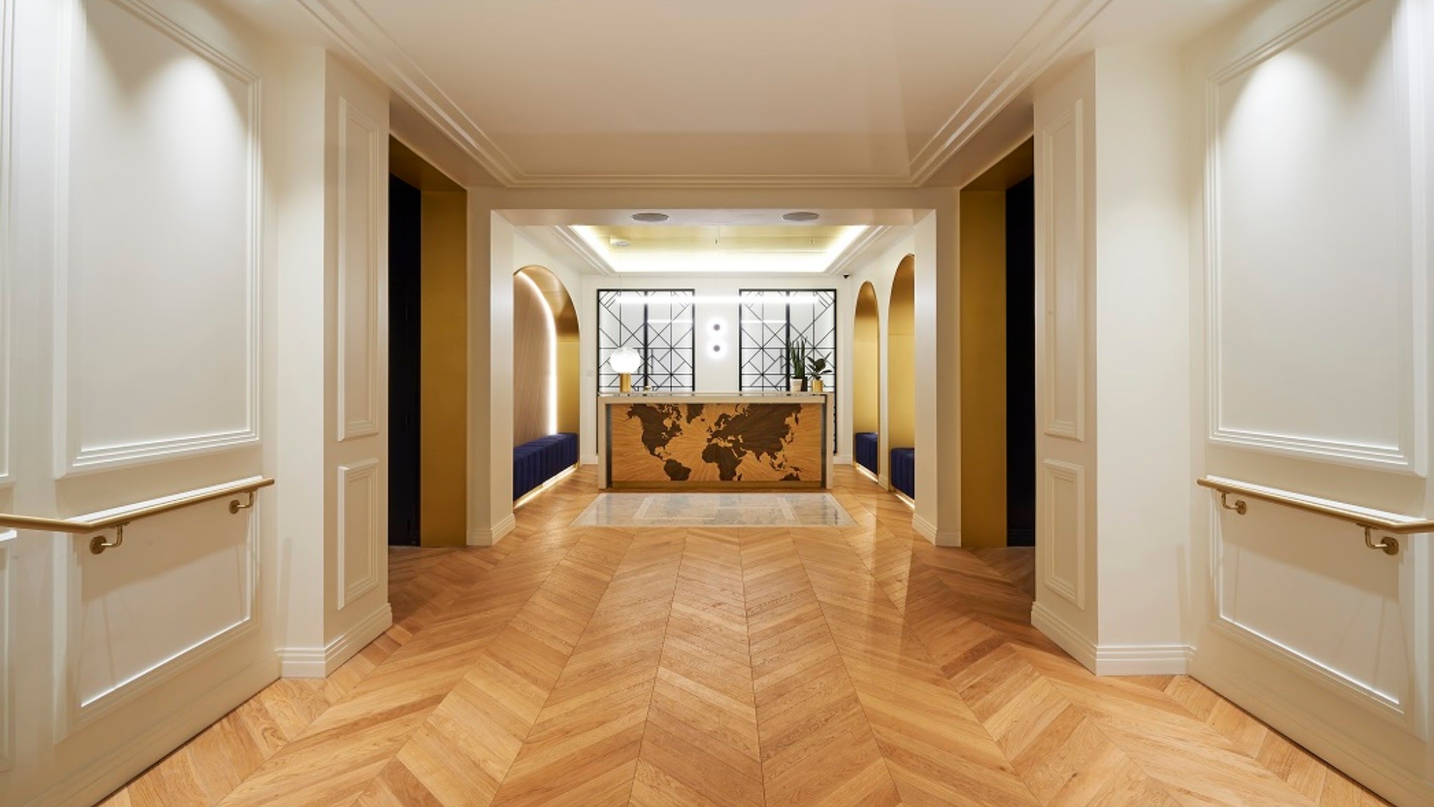 Luxury Hotelschool Paris YouTube banner