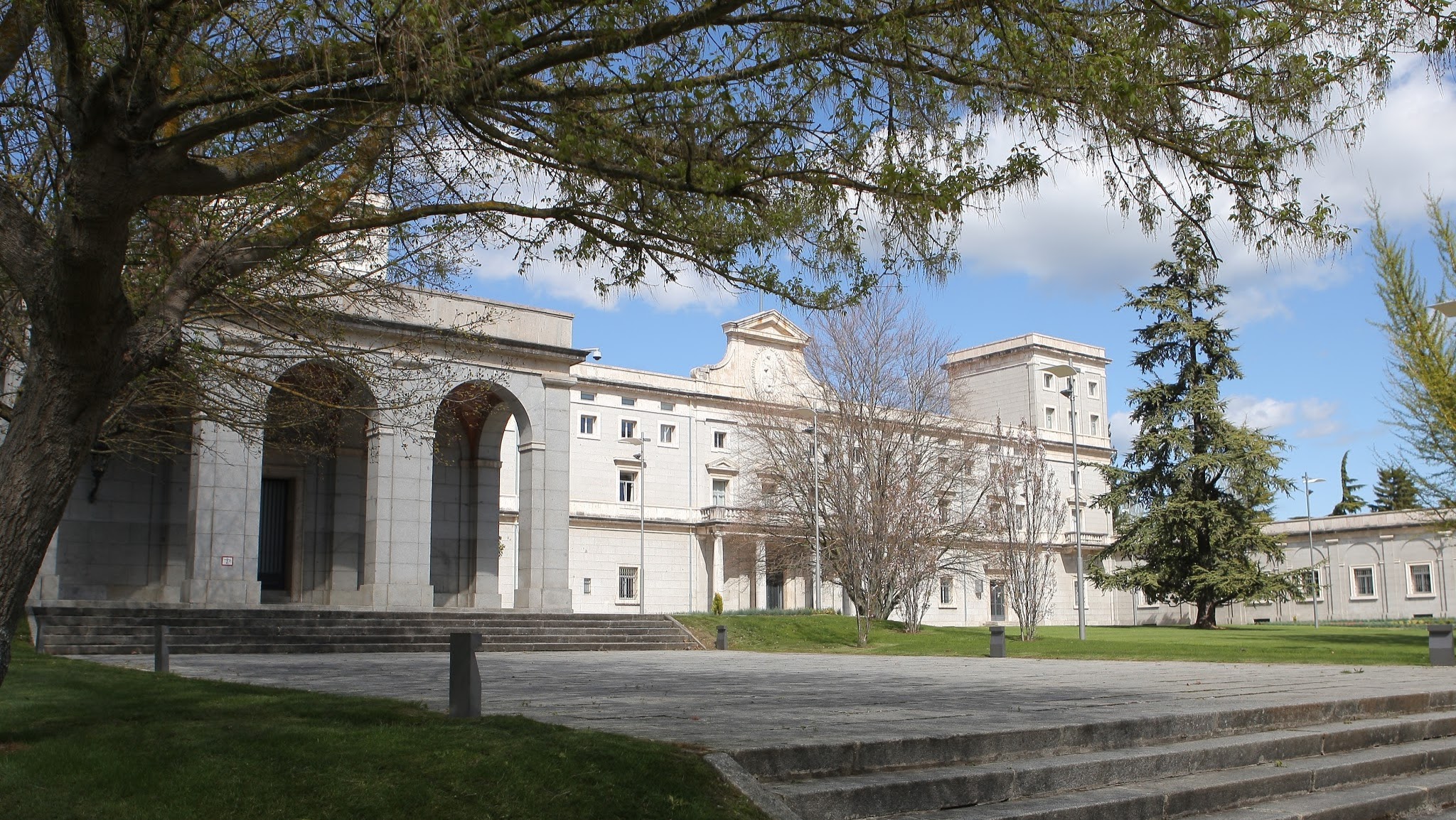 Facultad de Derecho # Universidad de Navarra YouTube banner