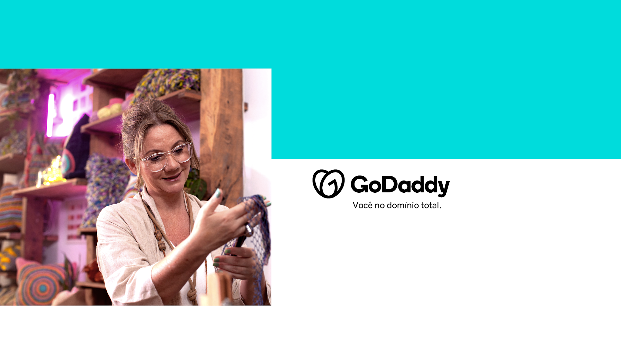 GoDaddy Brasil YouTube banner