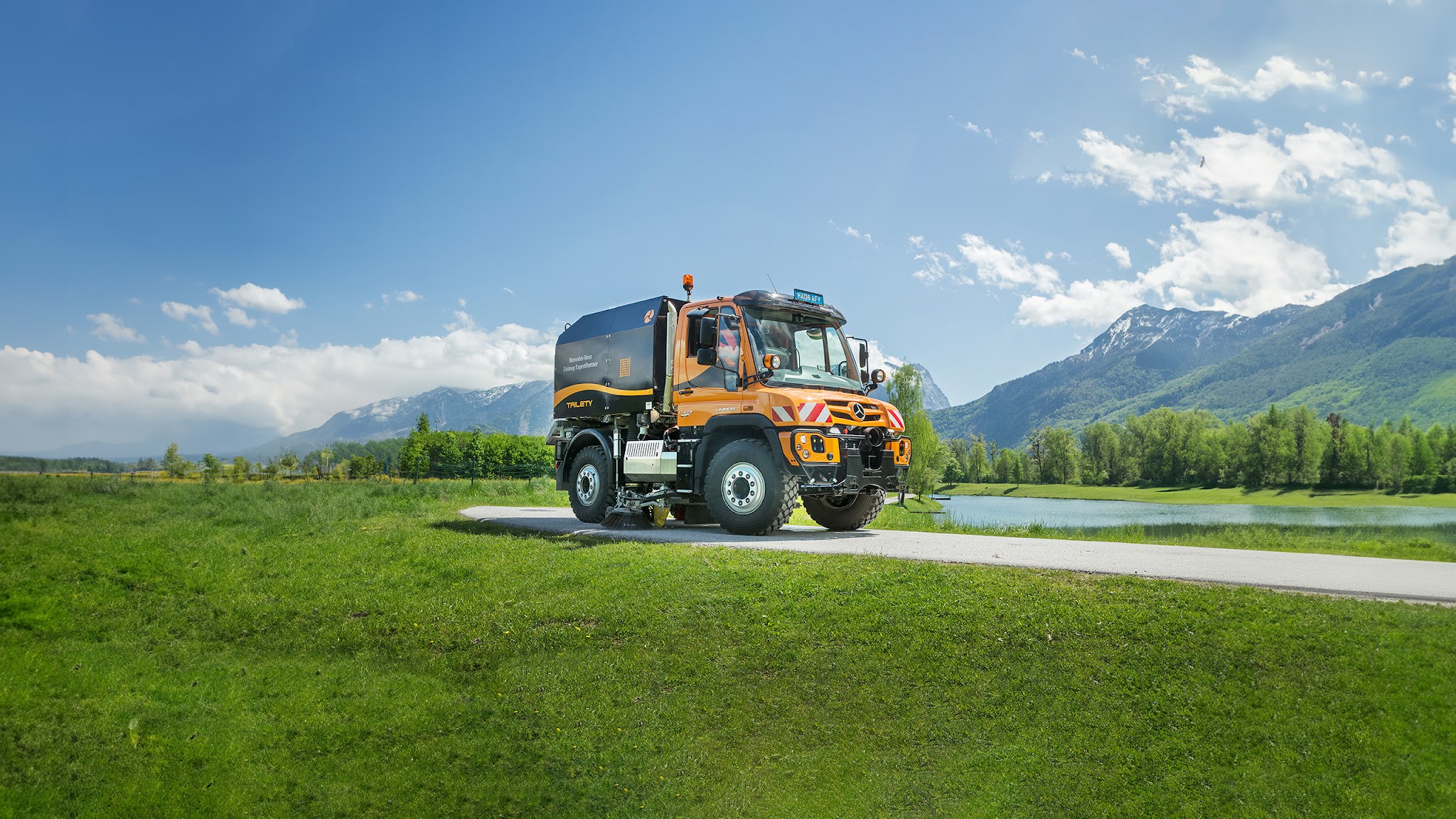 Mercedes-Benz Unimog YouTube banner
