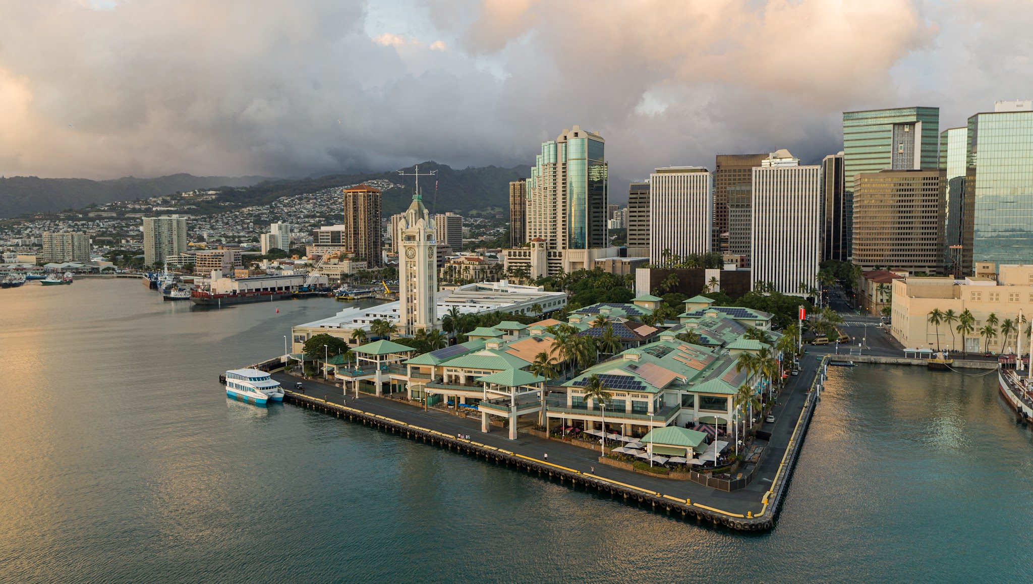 Hawai'i Pacific University YouTube banner